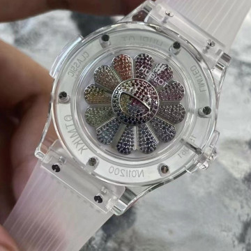 V9 Factory不負眾望，真正王炸產品Hublot宇舶x村上隆全新聯名腕錶，閃耀襲來！