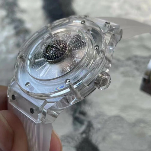V9 Factory不負眾望，真正王炸產品Hublot宇舶x村上隆全新聯名腕錶，閃耀襲來！
