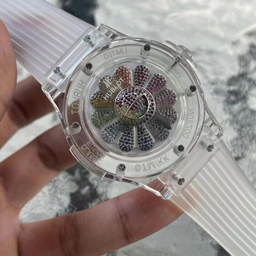 V9 Factory不負眾望，真正王炸產品Hublot宇舶x村上隆全新聯名腕錶，閃耀襲來！