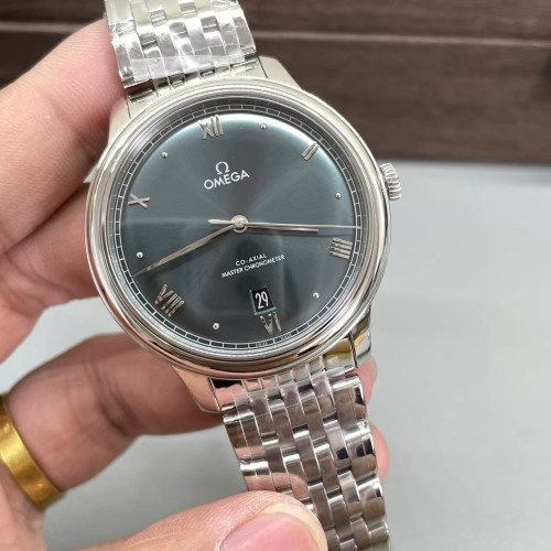 VS厰歐米茄新品，40mm，綠面放射紋，搭載8800機芯，蝶飛系列