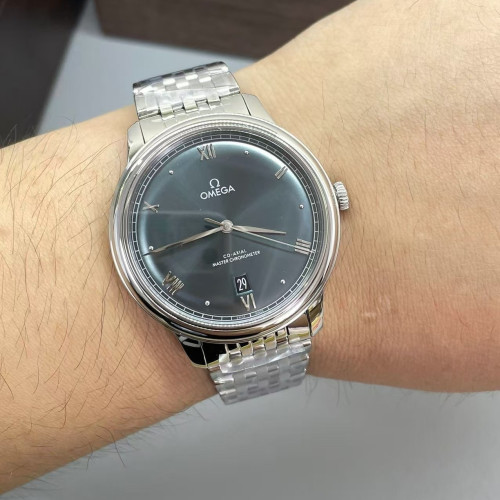 VS厰歐米茄新品，40mm，綠面放射紋，搭載8800機芯，蝶飛系列