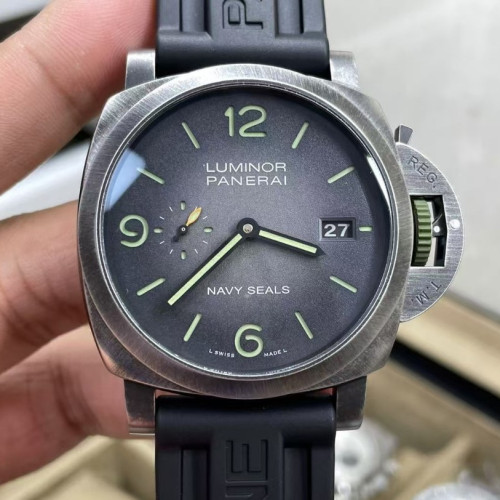 VS厰沛納海，44mm，橡膠錶冠，eSteelTM棕色錶殼，漸層灰黑色錶盤 ，P.9010自動機芯，PAM1412