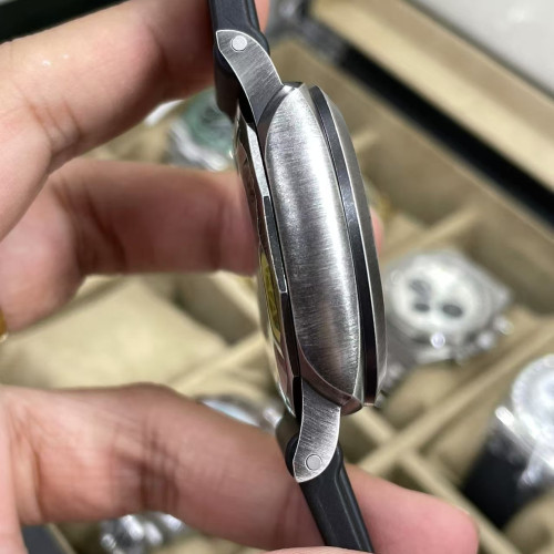 VS厰沛納海，44mm，橡膠錶冠，eSteelTM棕色錶殼，漸層灰黑色錶盤 ，P.9010自動機芯，PAM1412