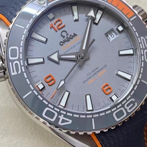 VS廠歐米茄全鈦金屬海馬600，43mm，8900一體機芯，215.92.44.21.99.001