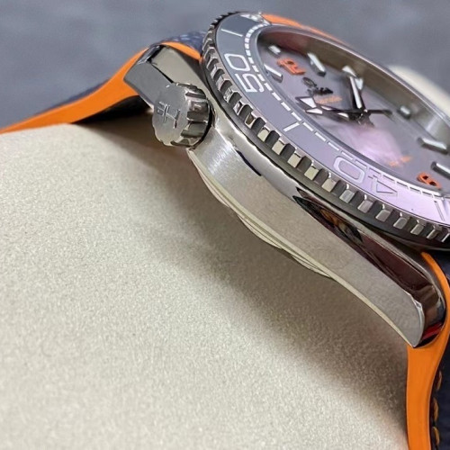 VS廠歐米茄全鈦金屬海馬600，43mm，8900一體機芯，215.92.44.21.99.001