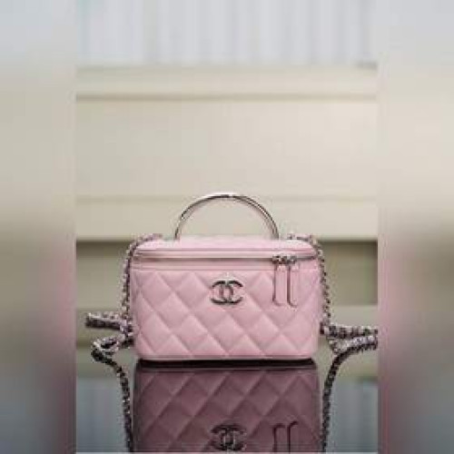 頂級進口原廠皮 所見即所得！  Chanel 25P 隐藏款 手柄長盒子包 粉