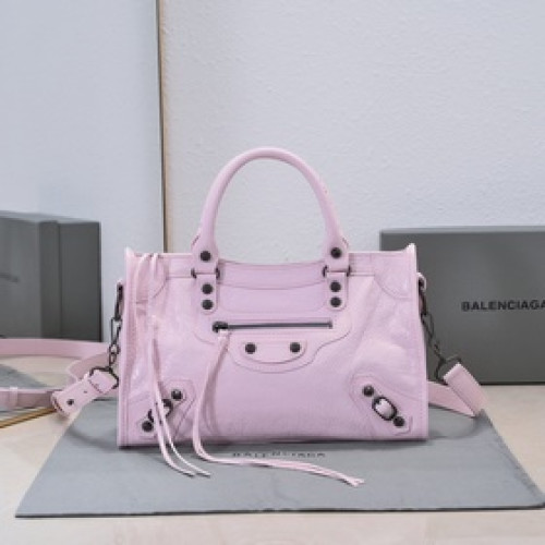 Balenciaga， 時代眼淚 機車包經典系列重現，時尚潮流，比舊版更簡潔大方