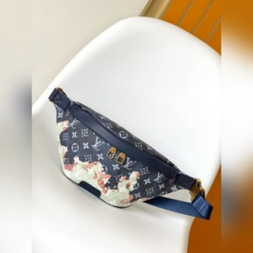 頂級原單M23905  新款男士胸包胸包，美麗的設計細節，采用拉鍊，方便取用，無