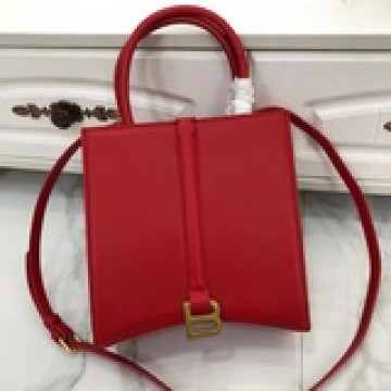 巴黎世家購物袋Balenciag* 冬天大衣必須配上她最新走秀款購物袋來啦專櫃限