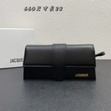 jacquemus  新款單肩包ins上真的火炸掉的小衆品牌 設計感的新包型