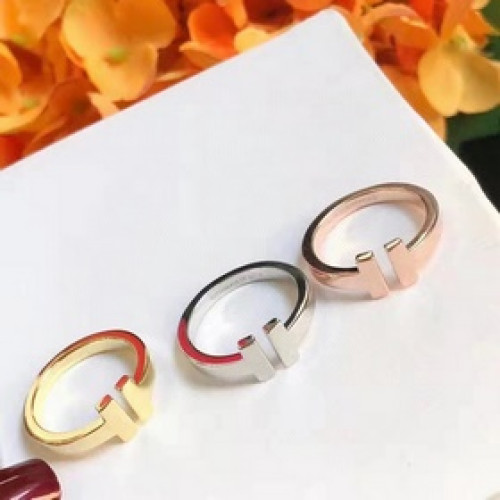 tiff 蒂芙尼 原單 笑臉 光面 寬版 雙t戒指 字母T線條強烈大膽，富于力量