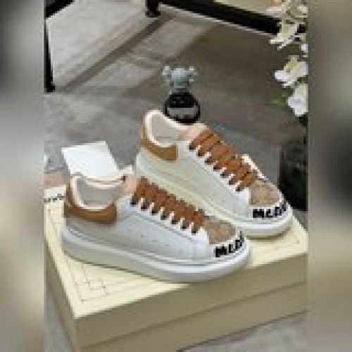 Alexander McQUEEN正品爆拆 1：1頂級麥昆原版皮料白色進口絲綢皮