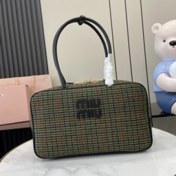 【新款】MIU MIU原廠羊毛千鳥格公文包時尚與經典的完全融合，下一個大爆款非它