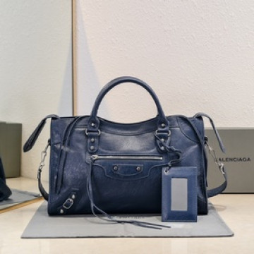 Balenciaga，新款機車包經典系列重現，時尚潮流，比舊版更簡潔大方，輕巧，