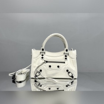 Balenciaga city mini白色，黑扣 經典機車包 巴黎世家最具标志