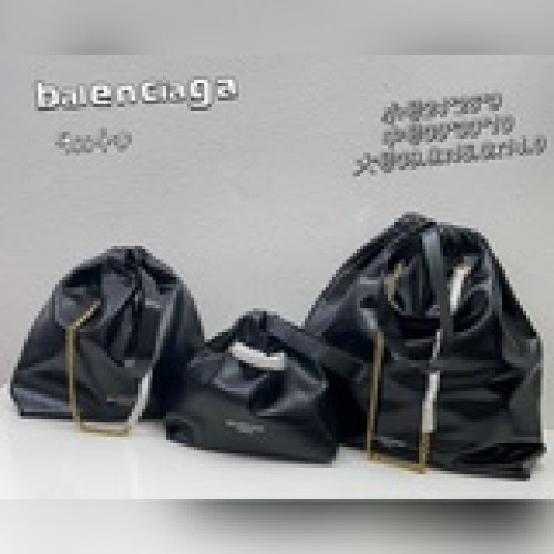 全新尺寸手拿包小號引流潮流前線的牌子，一直很知道如何抓住人心。垃圾袋不光有cha