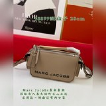 Marc Jacobs最新最潮秋冬新品剛剛上市，搭配出入各大場所不二之選，實用，