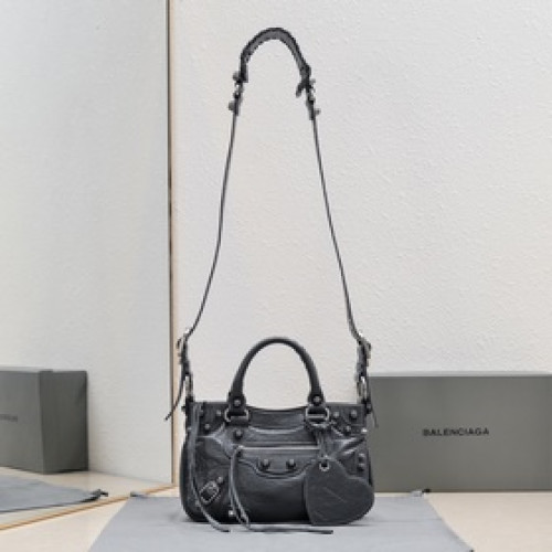 正品級  balenciaga巴黎世家最新款Neo cagole機車包出貨啦！