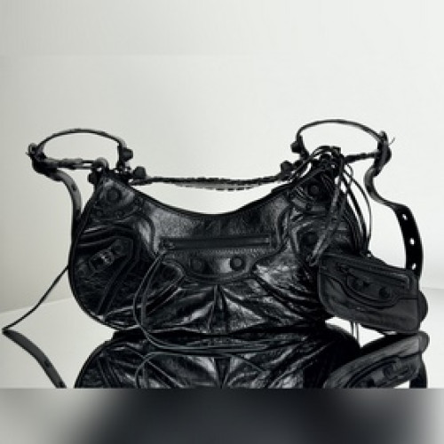 油蠟黑，黑扣扣 S號 Balenciag Le Cagole半月牙腋下包餃子包