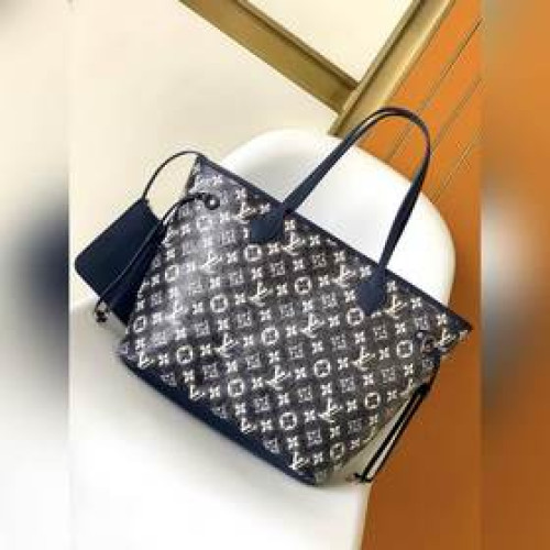 M22921 頂級原單 本款 Neverfull 中號手袋以 Monoglam