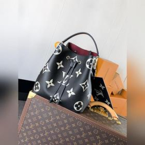 變碼芯片，定制頭層牛皮 原單 M45497黑色M45555杏色本款 Néo