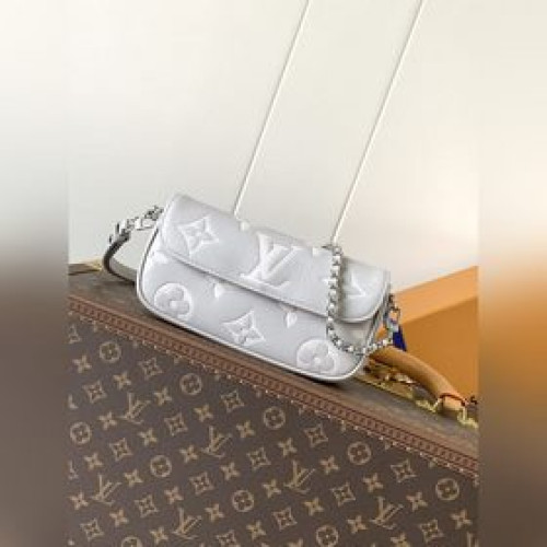 頂級原單，變碼芯片M14225本款 Wallet On Chain Ivy 手