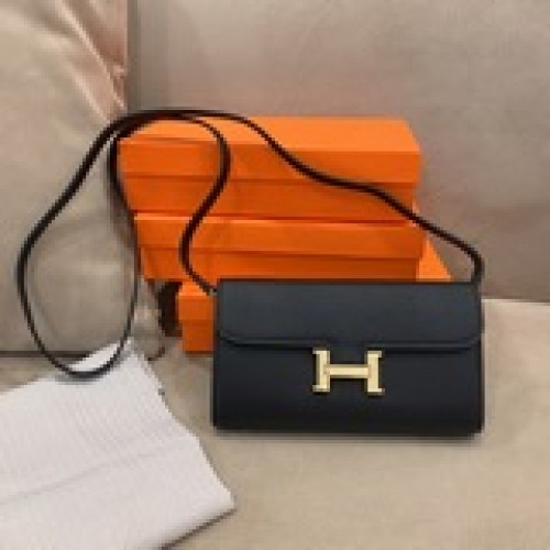 H家出新品咯 Constance 康康斜挎包也可以當手包使用 配置肩帶 配置包裝