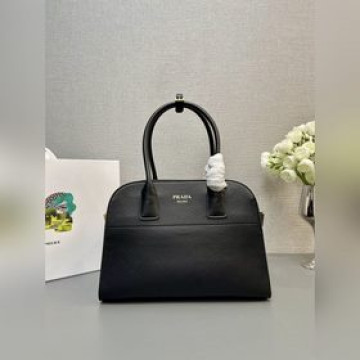 【頂級原單】  （小號32CM）新款托特包 1BG538到貨啦 這款托特包呈現挺