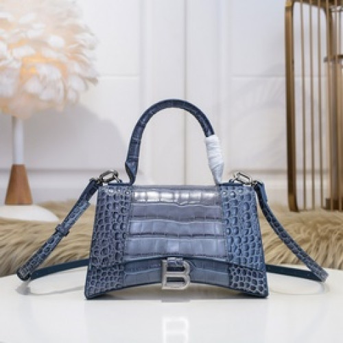 大號沙漏包鳄魚 紋系列 Balenciaga 巴黎世家全新推出了帥爆的Hourg