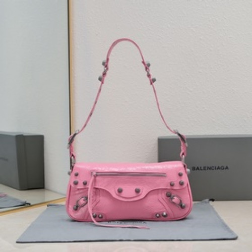 Balenciaga新款腋下包30*15*5
