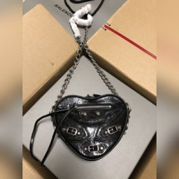 原單巴黎，BALENCIAGA新款Le Cagole Heart，和CHANEL