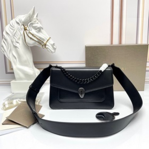 BVLGARI Serpenti Forever 系列 具有現代氣息、都市風情