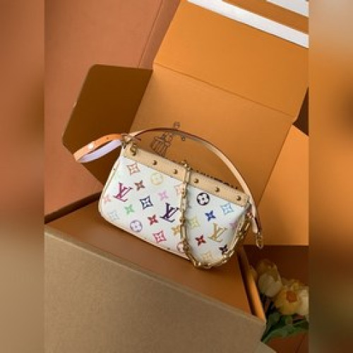 特級全鋼  M13404 本款Pochette Accessoires手袋取材塗