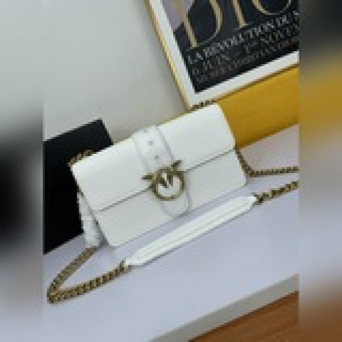 PINKO冬季新品斜挎鳥飛包 羊皮紋  尺寸大號28.8.18，款號89253