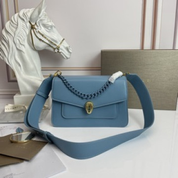 BVLGARI Serpenti Forever 系列 具有現代氣息、都市風情