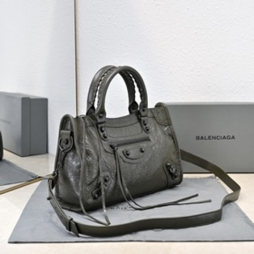 2026Balenciaga款 顔色，機車包經典系列重現，時尚潮流，比舊版更簡潔