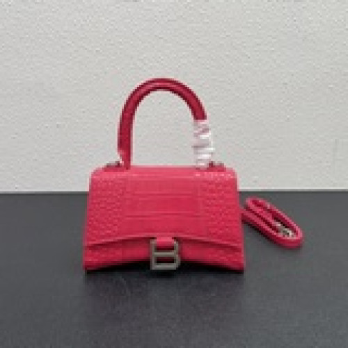 鳄魚紋 迷你，Balenciagα全新推出了帥爆的Hourglass沙漏兩用腰包
