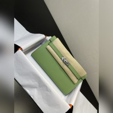 Kelly woc熱銷款，每個人必收款，實用，多用處，細節圖 顔色牛油果綠，皮質