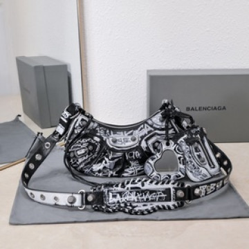 [小號]黑色塗鴉 Balenciag Le Cagole半月牙腋下包斜挎包 緻敬