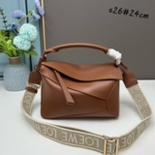 - 23早春爆款尺寸：24×16.5×10.5cm編碼：茄皮紫釉s26