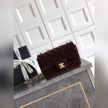 迷你號  兩個色 棕絲絨、紫絲絨 出貨啦Chanel 香奈兒絲絨包，菱格紋+