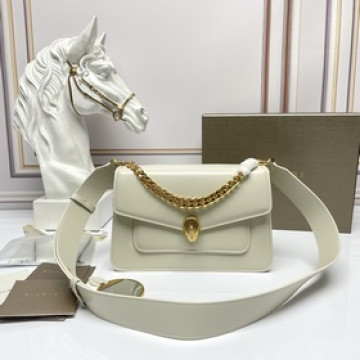 BVLGARI Serpenti Forever 系列 具有現代氣息、都市風情