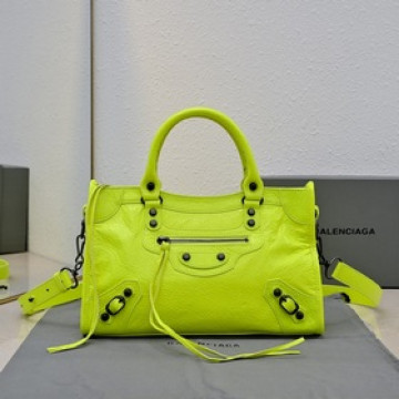 2026Balenciaga款機車包經典系列重現，時尚潮流，比舊版更簡潔大方，輕