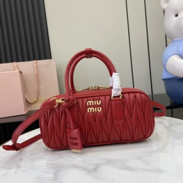 【新品】 Arcadie Matelasse羊皮革中號27cm保齡球手提包/斜挎