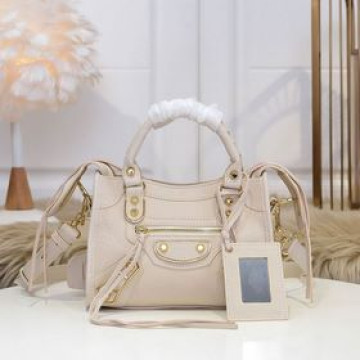 Balenciaga 巴黎x家 原單品質 經典代表作機車包，好美又耐看-原版山羊