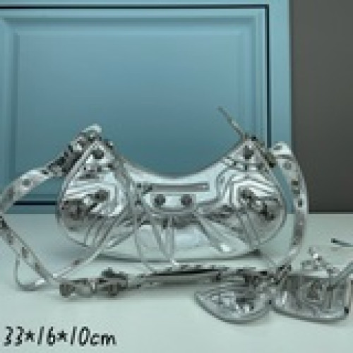 Balenciag Le Cagole半月牙腋下包斜挎包緻敬經典機車包系列重磅