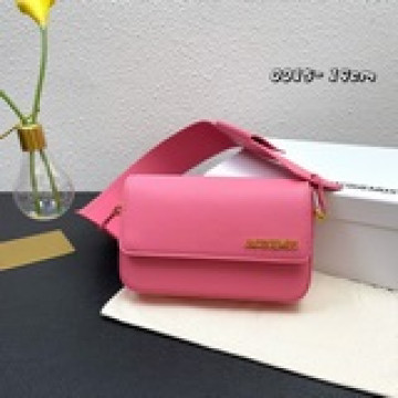 配盒子  Jacquemus Le Cienture Bello bagCARI