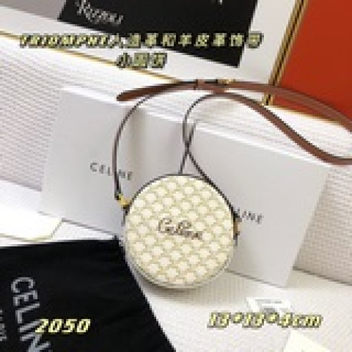 新品Celine TRIOMPHE人造革和羊皮革飾帶小圓餅 人造革/羊皮革 斜