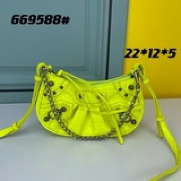 【迷你鳄魚紋】最新款Balenciag* Le Cagole 迷你 真是太絕了