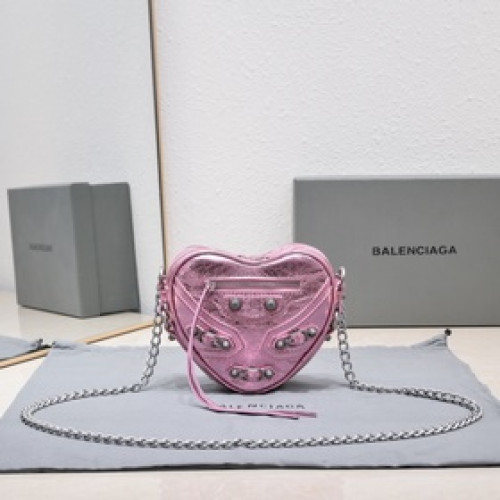 BALENCIA新款Le Cagole Heart 愛心包 心形包 可愛又酷 搭